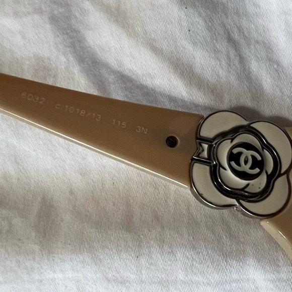 Chanel Camellia Sunglasses - Picture 6 of 7